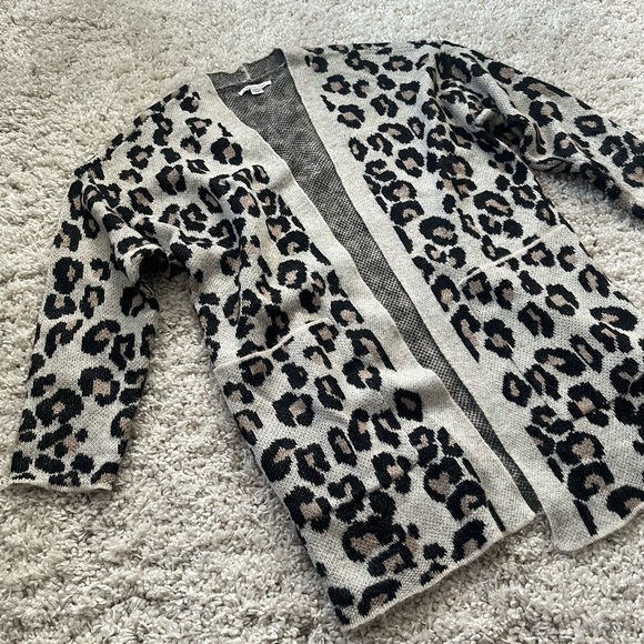American Eagle Oversized Leopard Cardigan. Super Soft! Size XXS - Picture 12 of 13